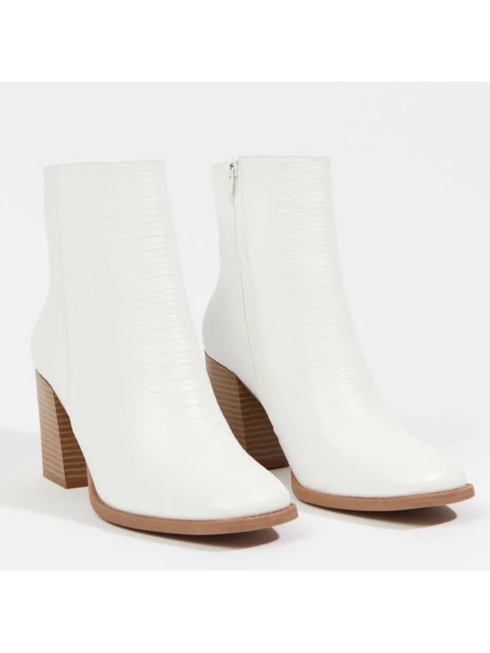 Altar'd State Cammy Retro White Faux Croc-Skin Ankle Boots Block Heel 7